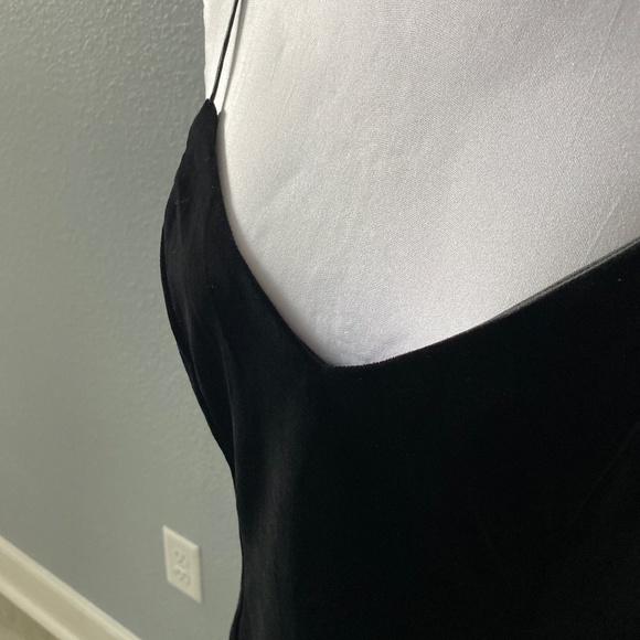 New Banana Republic  Black Velvet Camisole NWT - Picture 5 of 6